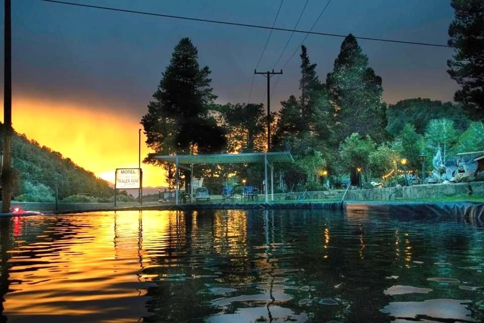Willow Springs Resort Bridgeport Bagian luar foto
